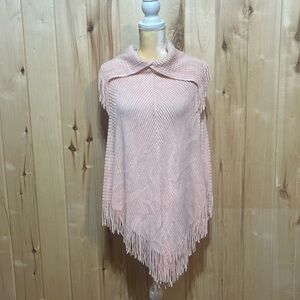 NWT Francesca’s Pink‎ Knit Poncho One Size
